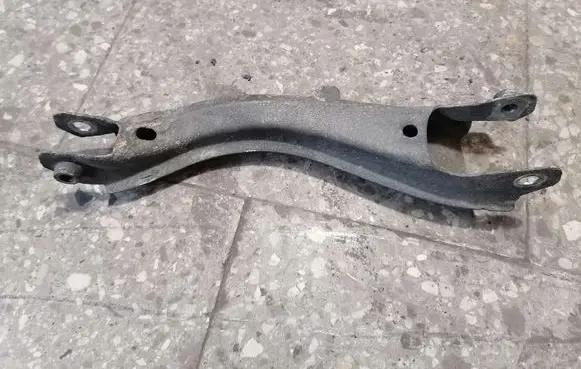 Volvo XC70 Rear upper control arm/wishbone