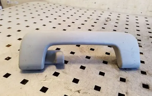 Audi Q7 4L Rear interior roof grab handle 8P0857607K