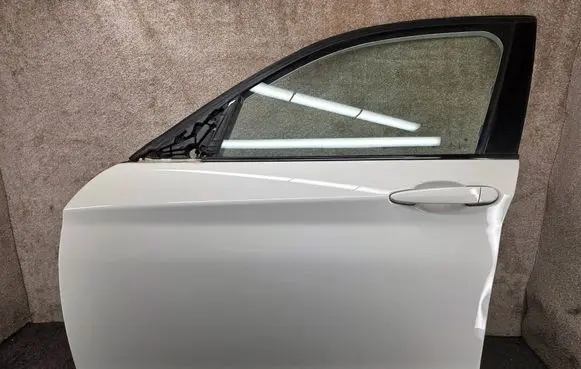 BMW 1 F20 F21 Front door 7284511 41007284511 9628759