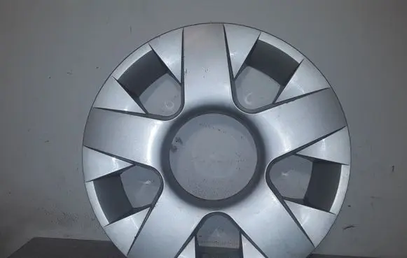 BMW 7 E65 E66 R17 wheel hub/cap/trim 36136753444 6753444