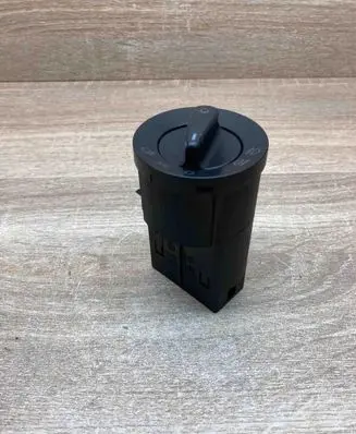 Volkswagen Golf IV Light switch 1C0941531A