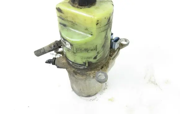 Ford Focus Power steering pump 1040085011094