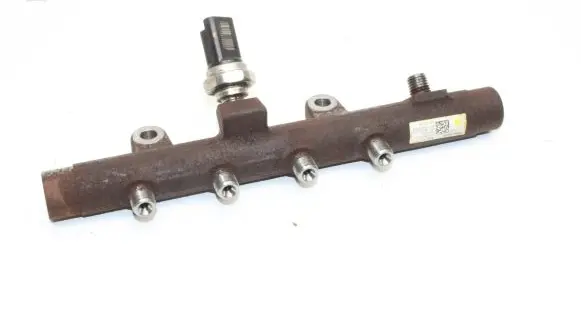 Mercedes-Benz A W176 Fuel main line pipe 175218188R H8201225030