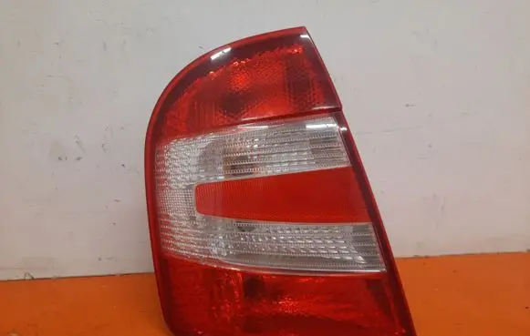 Skoda Fabia Mk1 (6Y) Rear/tail lights 6Y6945111B