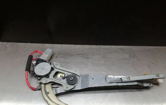 Subaru Impreza II Front window lifting mechanism without motor