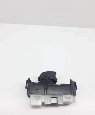 Toyota Land Cruiser (J120) Quarter vent window switch 8403060023