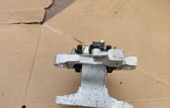 Honda Jazz Gearbox mounting bracket 
