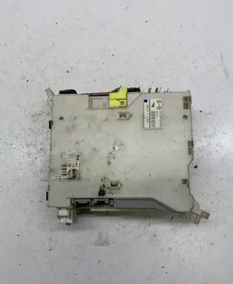 Lexus IS 220D-250-350 Fuse module 8273053050