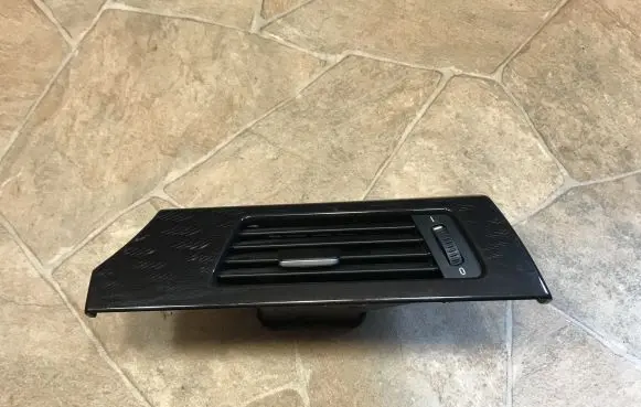 BMW 3 E90 E91 Dashboard air vent grill cover trim 9130466