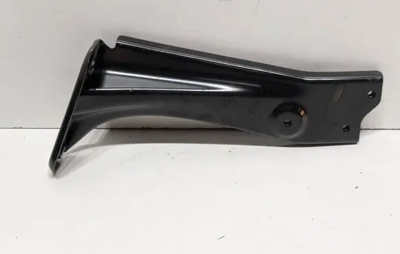Skoda Octavia Mk3 (5E) Fender mounting bracket 5E0821141A 0824