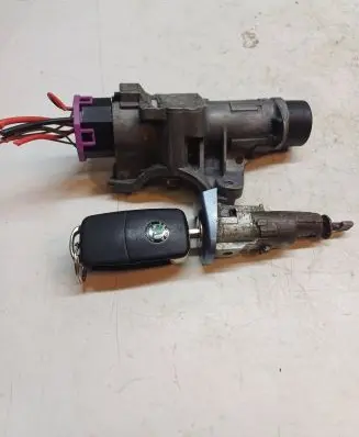 Skoda Roomster (5J) Coupe door lock (next to the handle) 5J0837167 4B0905851C