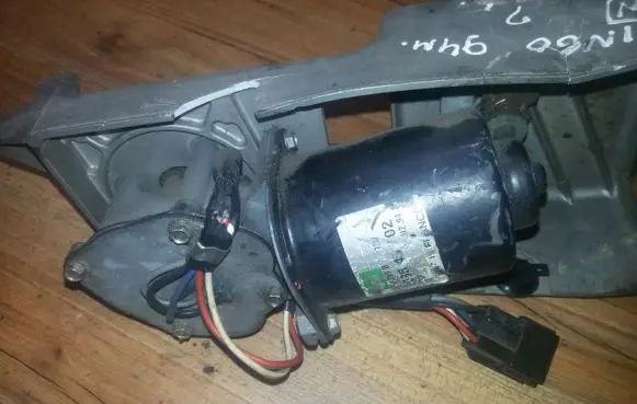 Renault Twingo I Wiper motor