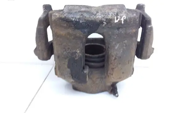 Mercedes-Benz E W210 Front brake caliper
