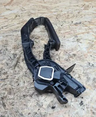 Mercedes-Benz E W211 Accelerator throttle pedal A2113000804