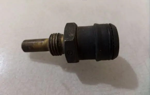 Mercedes-Benz C W202 Coolant temperature sensor 0824121040
