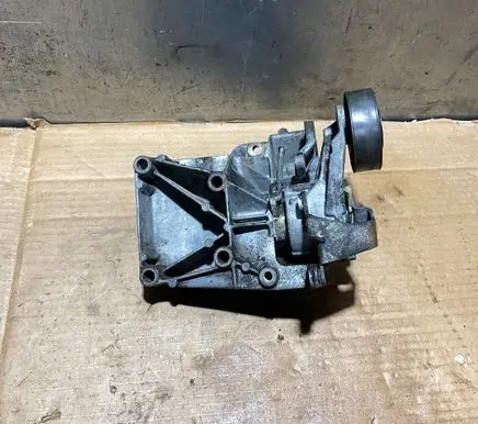 Mercedes-Benz 190 W201 Engine mounting bracket 1022361330