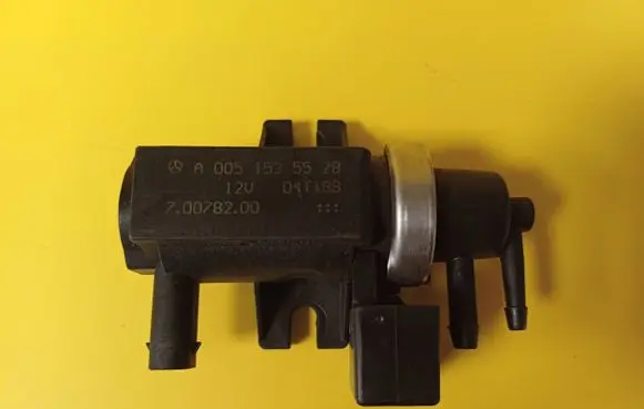 Mercedes-Benz A W169 Turbo solenoid valve A0051535528 70078200