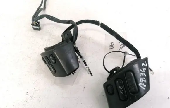 Steering wheel buttons/switches