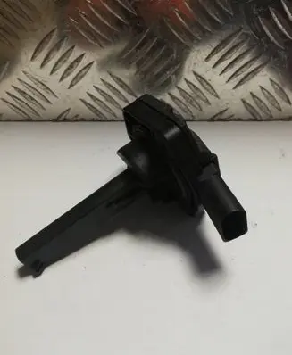 Volkswagen PASSAT B6 Oil level sensor 06E907660 5HR00807909