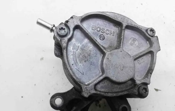 Ford Mondeo Mk III Vacuum pump 1A0104U