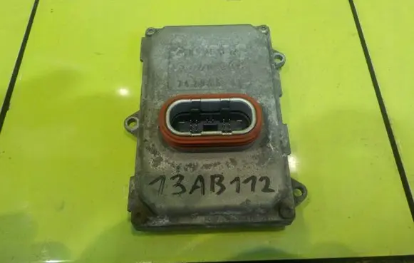 Land Rover Range Rover L322 LED ballast control module YWC500440 13AB112