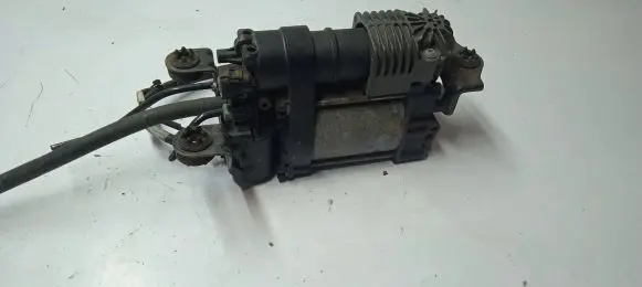 Maserati Levante Air suspension compressor/pump 15155000872