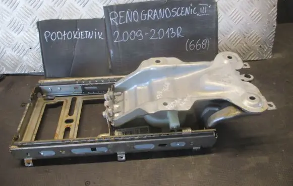 Renault Scenic III - Grand scenic III Armrest 147101665
