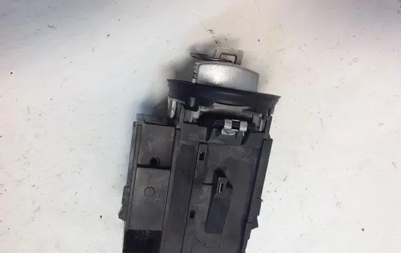 Volkswagen PASSAT B6 Ignition lock 3C0905843Q
