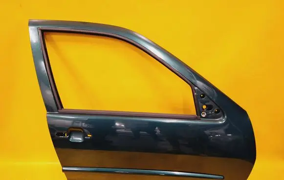 Volkswagen Polo III 6N 6N2 6NF Front door