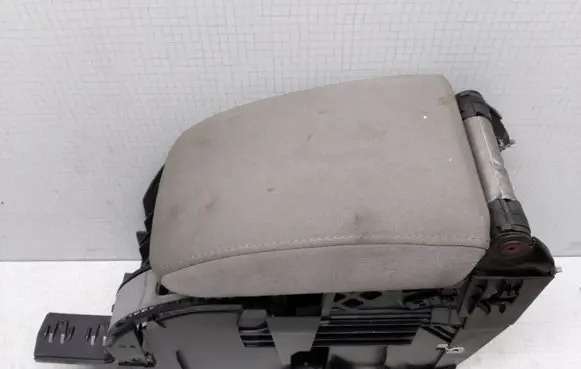 Volkswagen Golf V Armrest 1K071318 1K5864251B