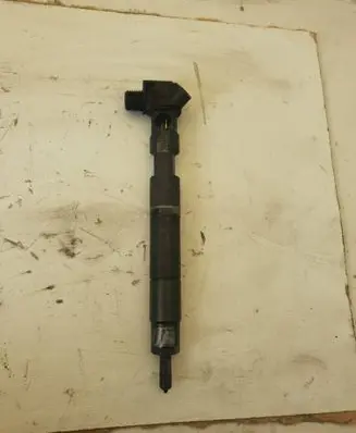 Mercedes-Benz E A207 Fuel injector 28308779 P71210S2NA 1722801098856