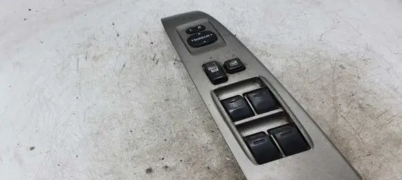 Toyota Prius (XW20) Electric window control switch 8482047021