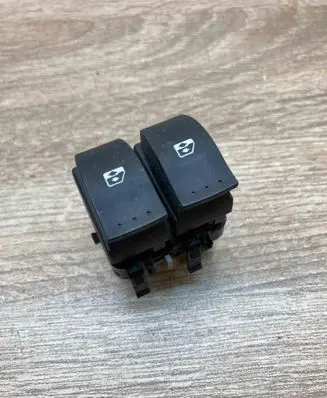 Renault Laguna II Electric window control switch 015088A