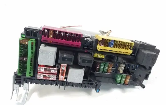 Mercedes-Benz C W204 SAM control unit A2049060105