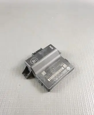 Audi A4 S4 B8 8K Gateway control module 8R0907468A