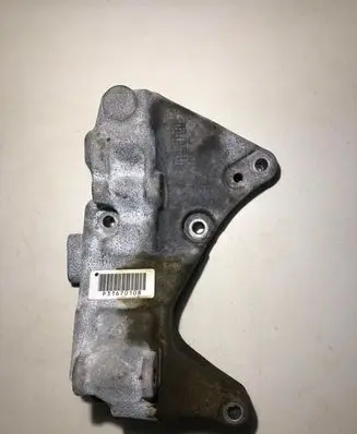 Volvo XC60 Generator/alternator bracket 31670108