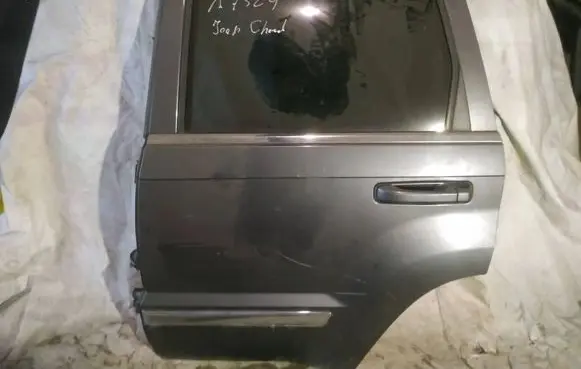 Jeep Grand Cherokee (WK) Rear door pilkos