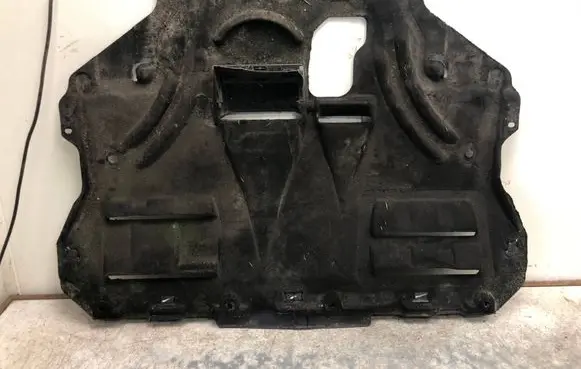 Engine splash shield/under tray
