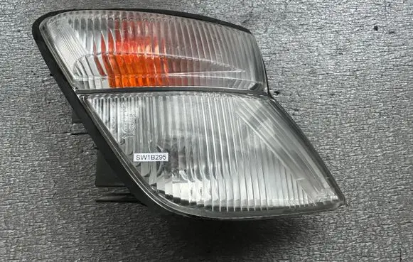 Nissan Patrol Y61 Front indicator light 26110VB129