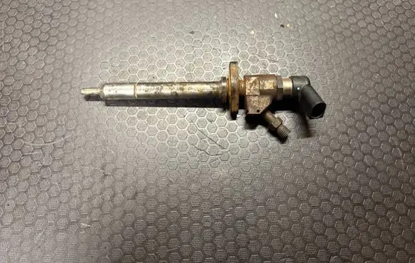 Fuel injector