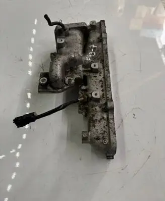 Mitsubishi L200 Intake manifold 