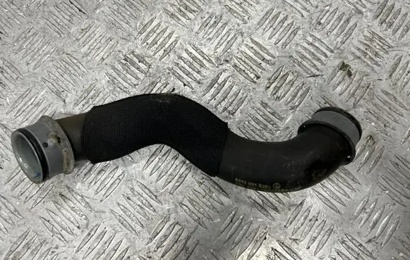 Mercedes-Benz C W204 Engine coolant pipe/hose A2125018282