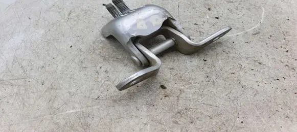 Toyota RAV 4 (XA20) Front door lower hinge NOCODE
