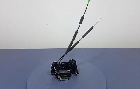 Toyota Camry Front door lock 00629245