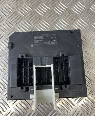 Volkswagen Tiguan Comfort/convenience module 5Q0937084DC