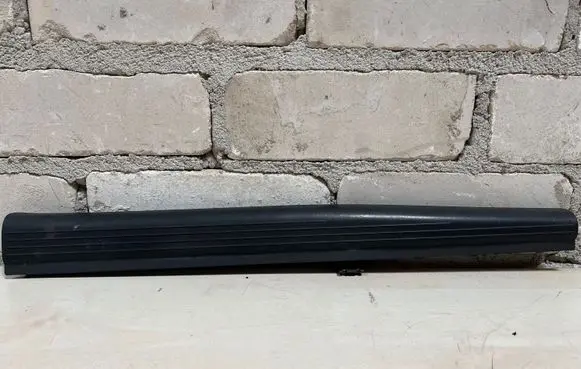 Mercedes-Benz E W211 Front sill trim cover A2116801835