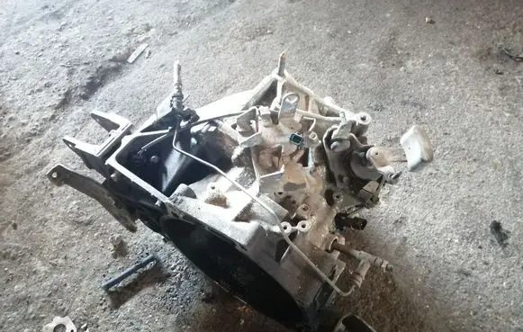 Mitsubishi Grandis Manual 6 speed gearbox 