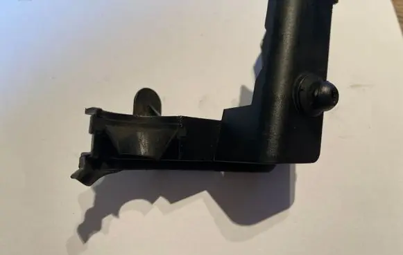 BMW 3 E90 E91 Engine compartment rubber 51767124 76003