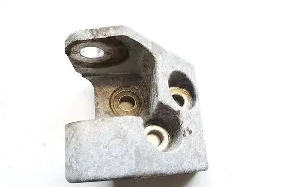 Volvo V40 Engine mounting bracket 31359644