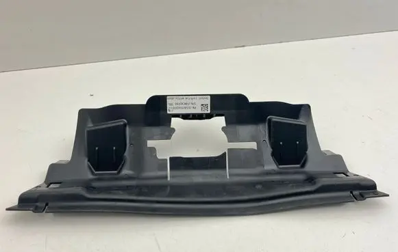 BMW 7 G70 Intercooler air guide/duct channel 11252014 51745A09360 SP10166
